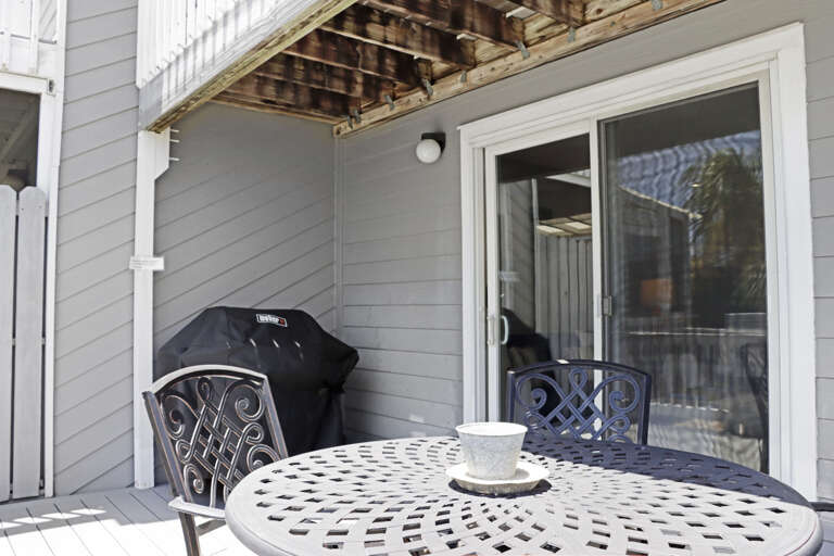 Outdoor Dining and Grill on Main Floor Deck