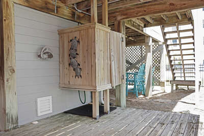 Enclosed Outdoor Shower