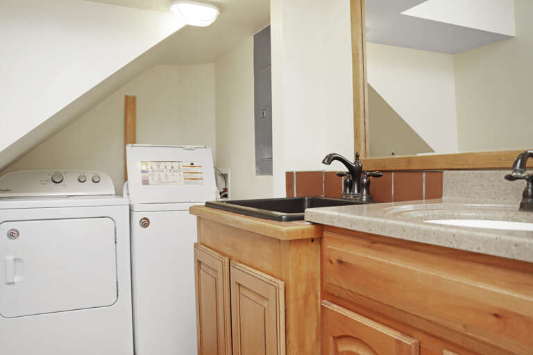 Bunk Room Full Bathroom with Laundry