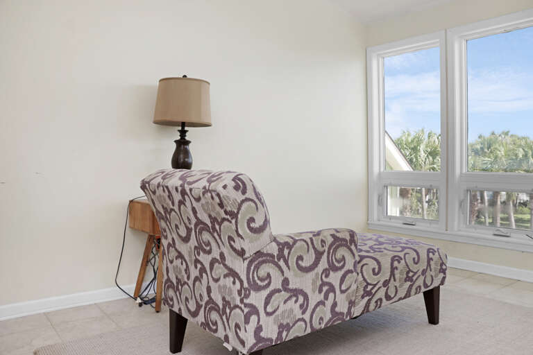 Top Floor Private Room with Beach View
