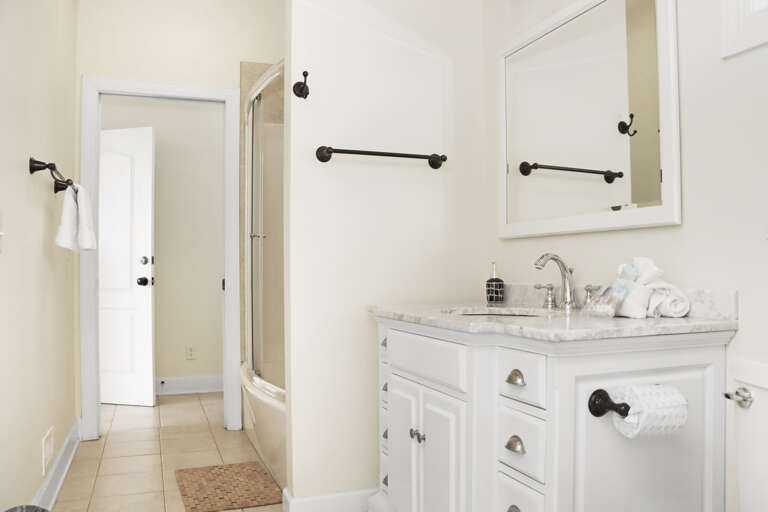 Full Bathroom Between Bedroom 1 and 2