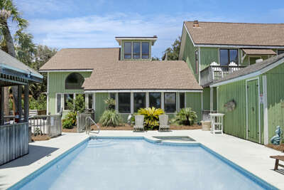 Hidden Palms with Pool