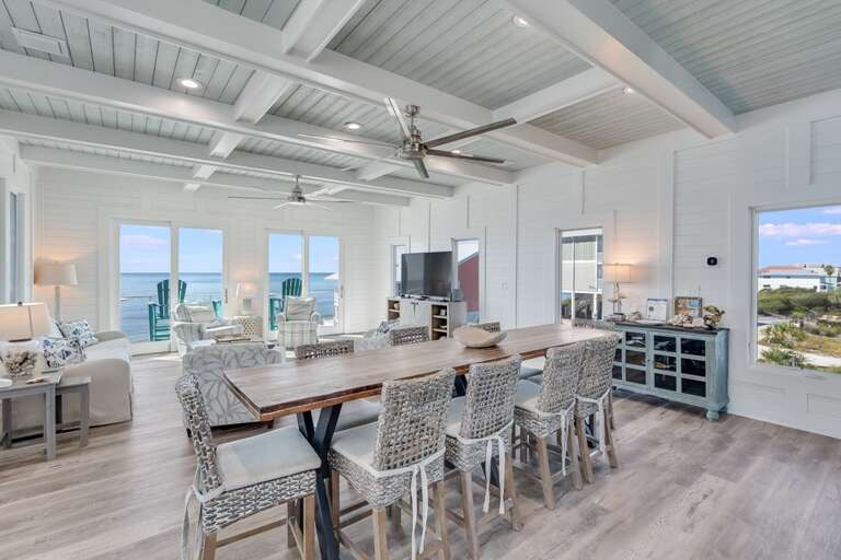 Living/Dining Area