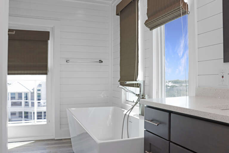 Bedroom 4 - Master Bath Tub