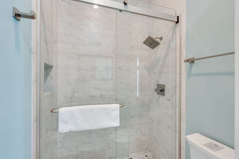 Shared Full Bathroom