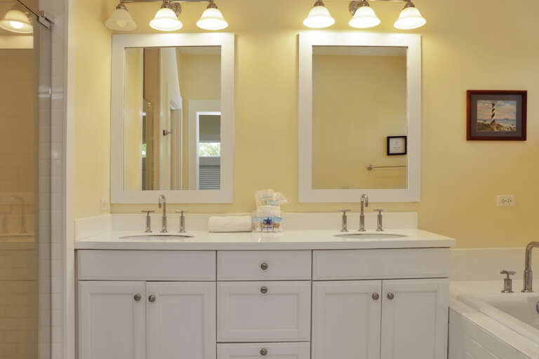 Bedroom 3 - Master Bathroom with Tub and Shower