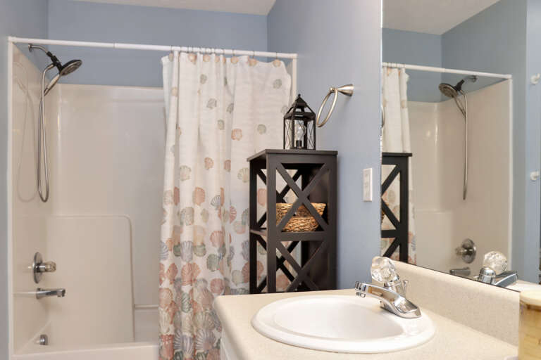 Bedroom 3 - Full Bathroom Shower