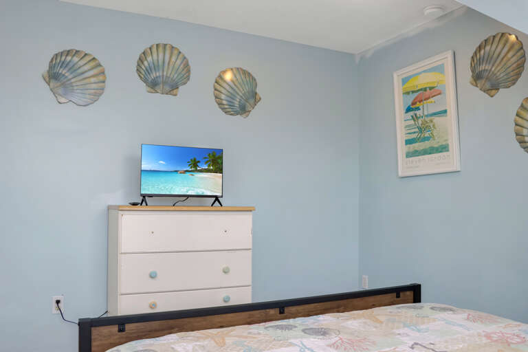 Bedroom 2 with TV
