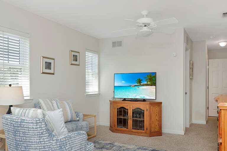 Bedroom 3 - Master Bedroom Sitting Area with TV