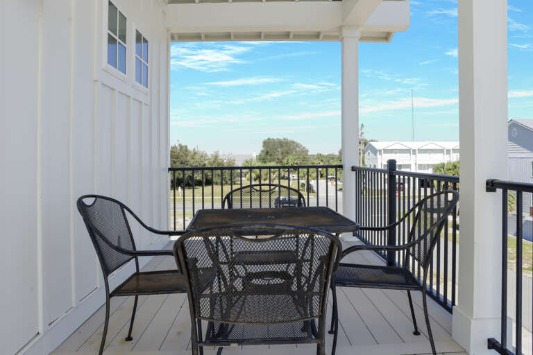 Bedroom 2 - Outdoor Dining on Beach View Deck