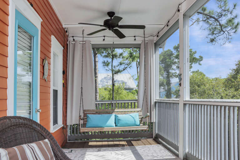 Top Floor Screened Deck with Swing
