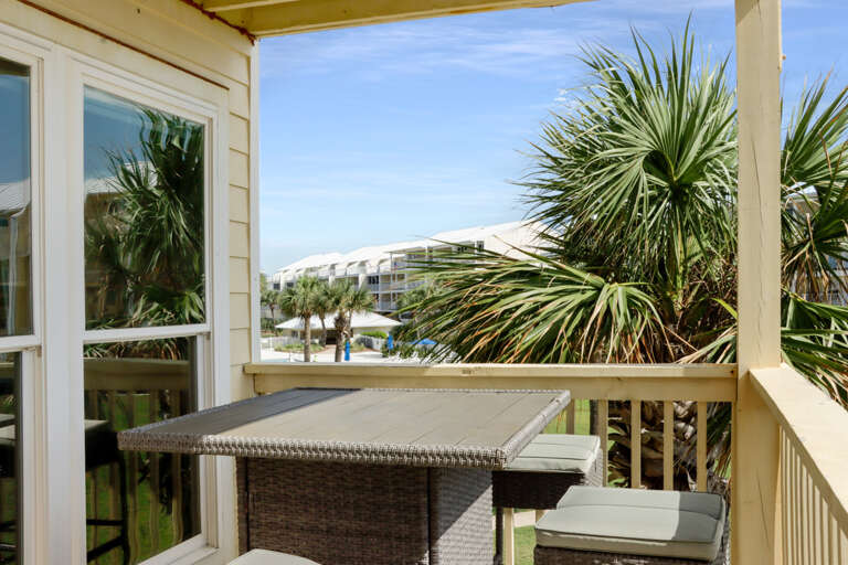 Outdoor Dining on Beach Front Deck