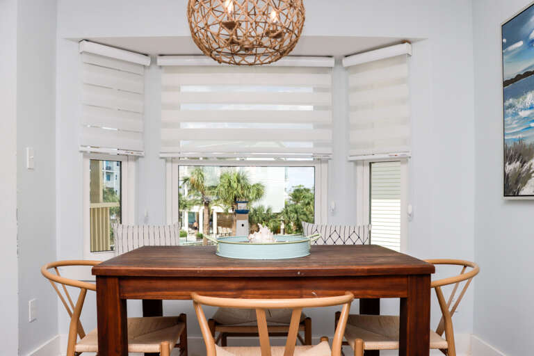 Dining Area - Breakfast Nook