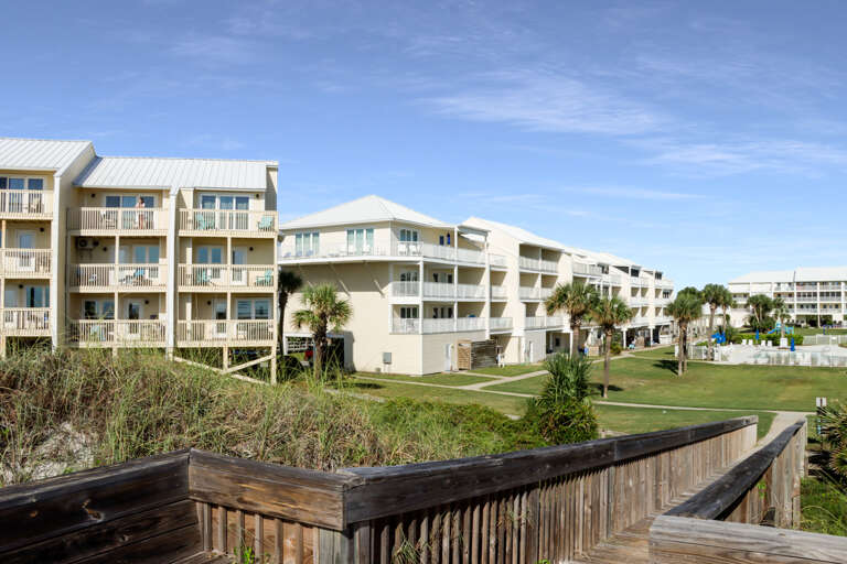 End Unit Close to Boardwalk and Pool