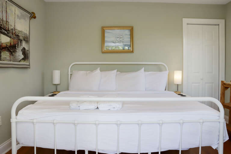 Bedroom 5 - King Bed