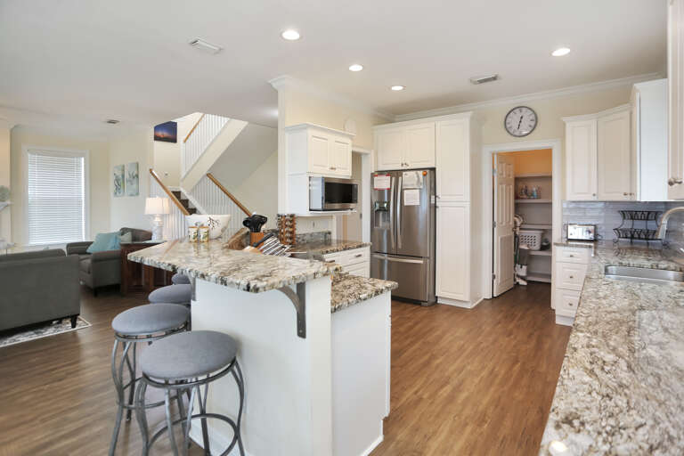 Kitchen & Laundry Room
