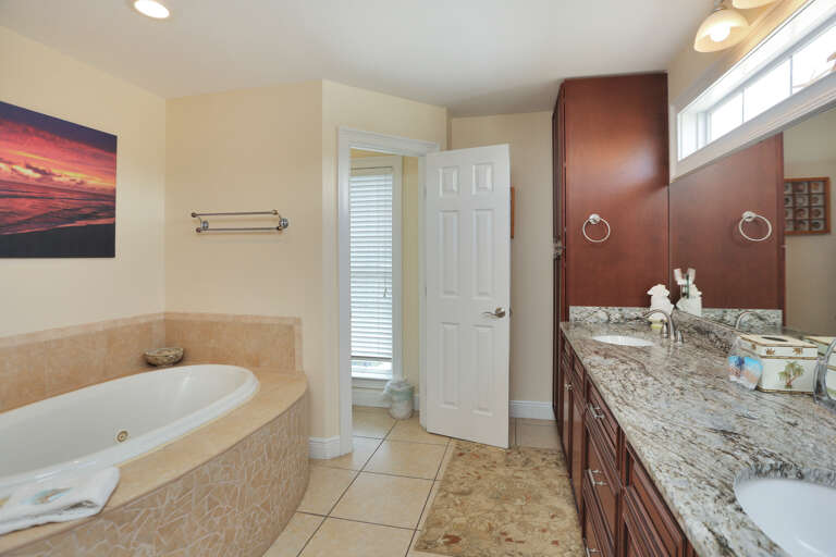 Bedroom 2 - Full Bath