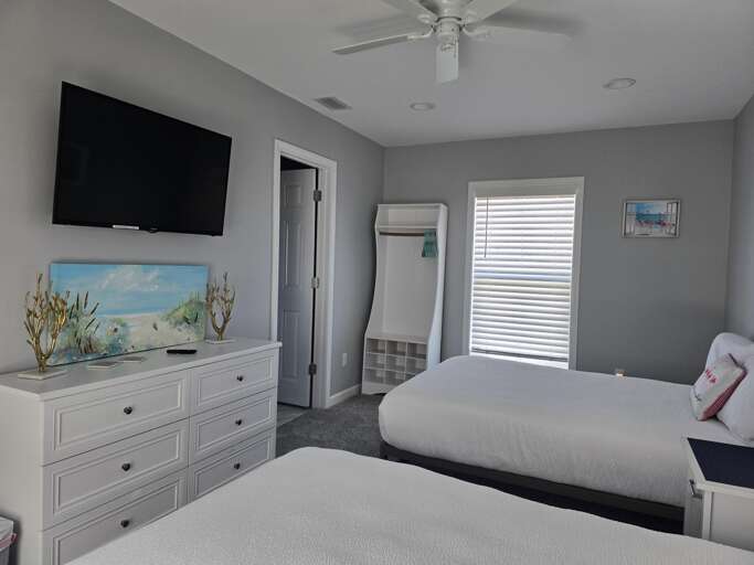 Guest Bedroom Top Level