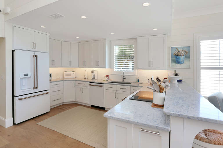 Southside Kitchen with Bar Seating Southside Kitchen with Bar Seating