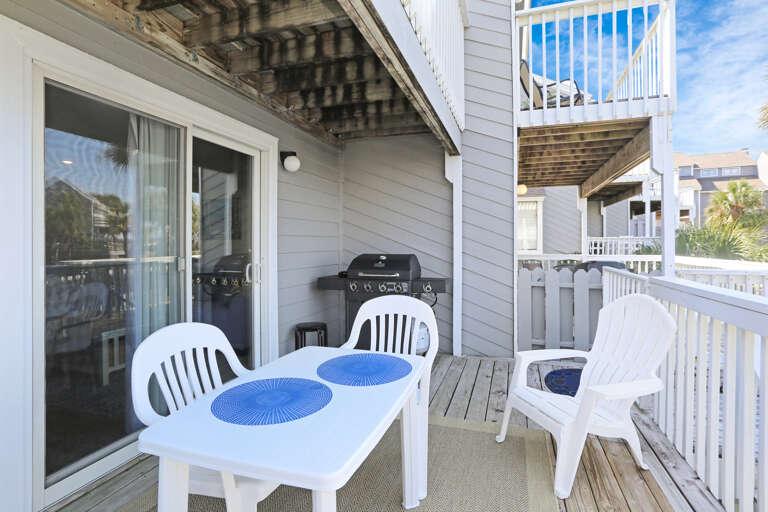 Main Level Deck - Dining