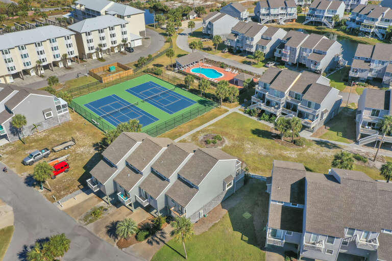 BD 426 - Distance to Pool & Tennis Courts