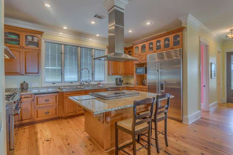 Kitchen_with_Bar_Seating