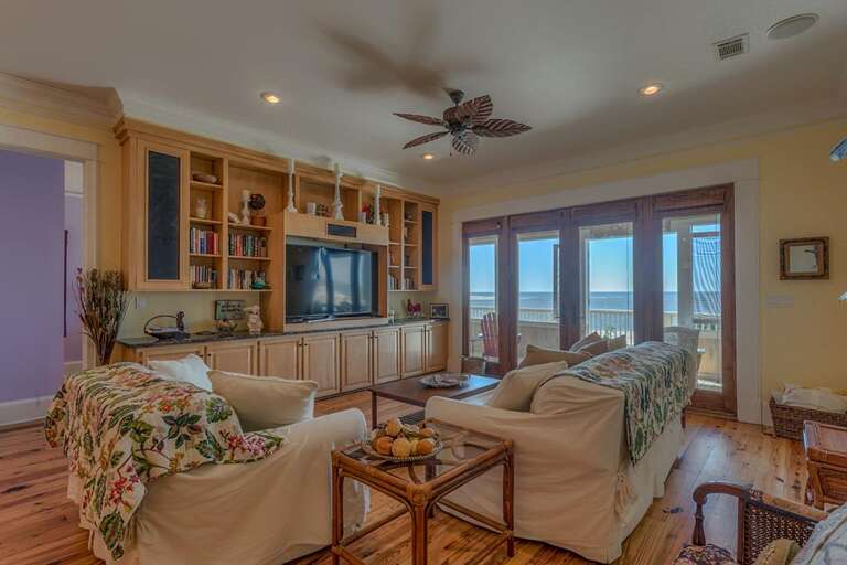 Living_Room_with_TV_&_View