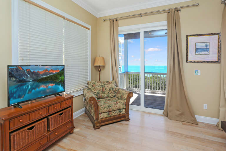Bedroom 3 - Gulf Front Sitting Area