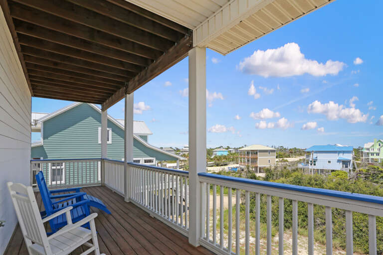 Top Floor Roadside Deck