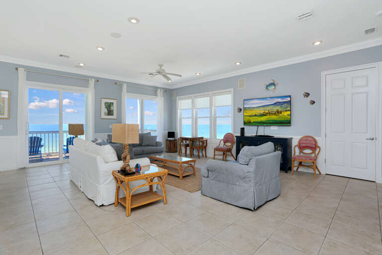 Gulf Front Living Room & Sitting Area
