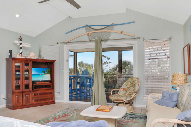 Living Room - View onto Screened Deck