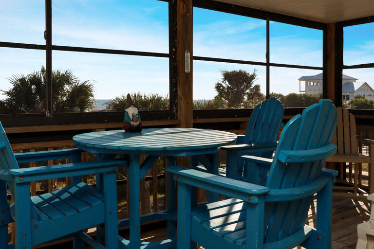 Outdoor Dining on Main Level