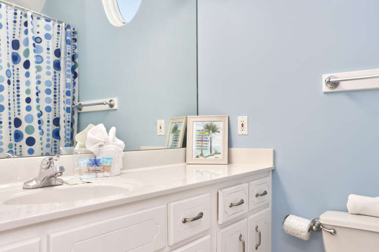 Bedroom 2 - Full Bathroom