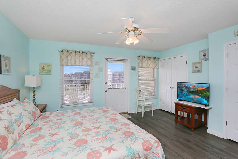 Bedroom 3 with TV