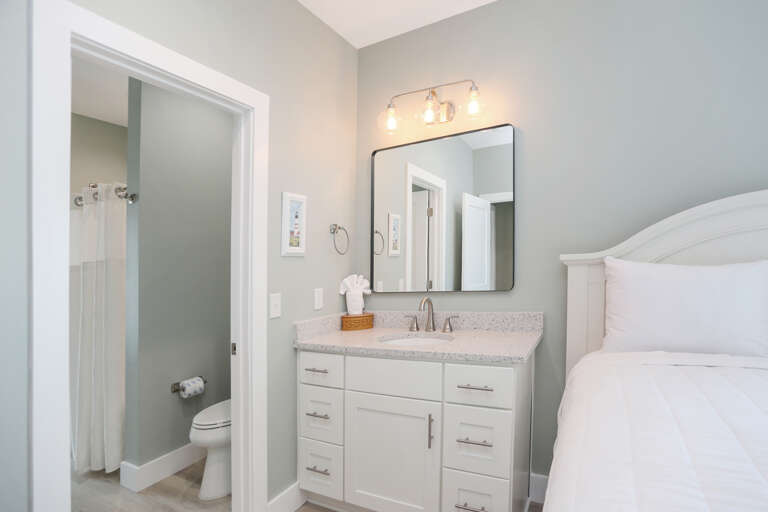 Bedroom 2 - Sink & Bath