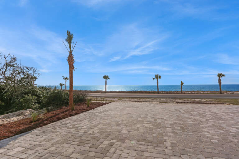 Large Patio on Beachside