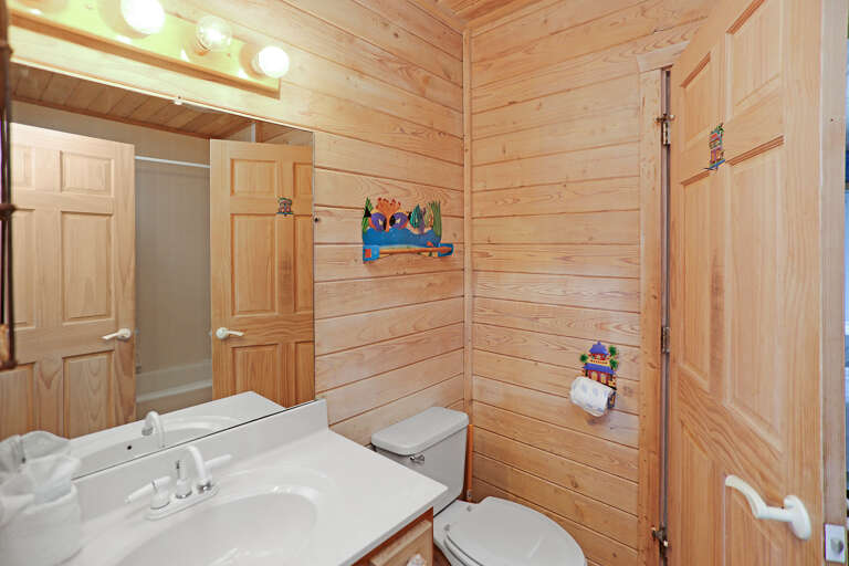 Main Floor Full Bath