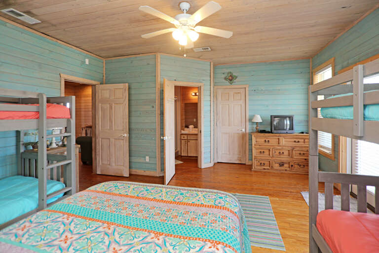 Bedroom 5 with TV & Full Bath