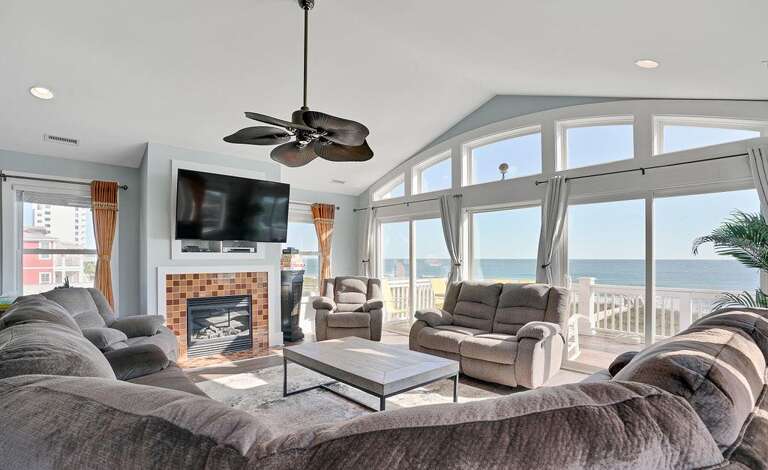 SPECTACULAR OCEANFRONT LIVING