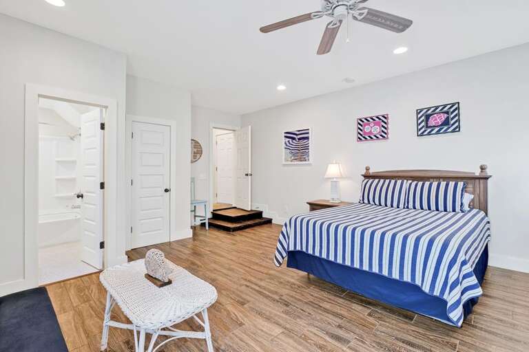 1ST FLOOR QUEEN BEDROOM WITH POOL ACCESS