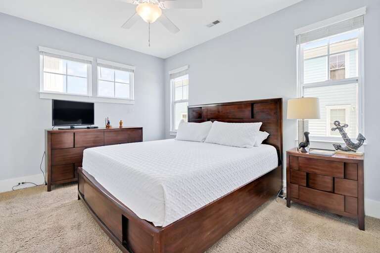 KING BEDROOM ON 2ND FLOOR WITH PRIVATE BATH