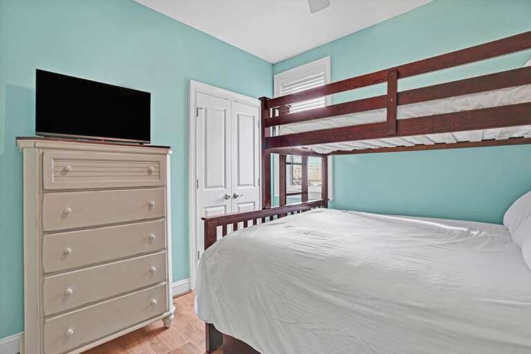 TWIN OVER QUEEN BEDROOM VIEW 2