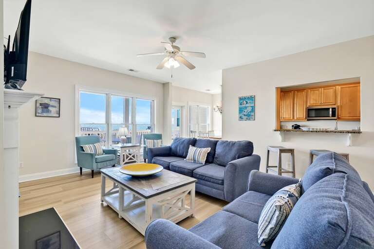 OCEANFRONT LIVING SPACE VIEW 2