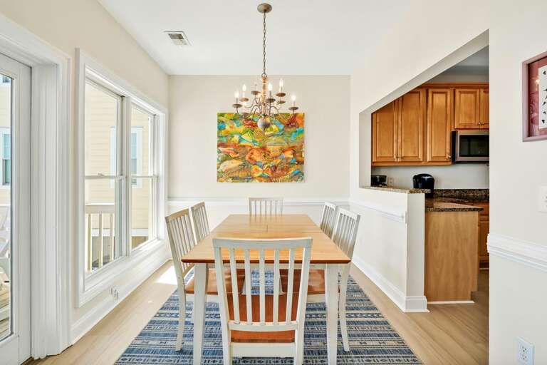 OCEANFRONT DINING SPACE VIEW 2