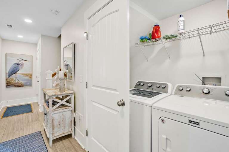 WASHER/DRYER ON THE 1ST FLOOR