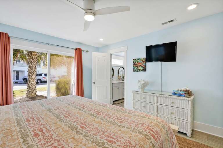 1ST FLOOR KING MASTER VIEW 2