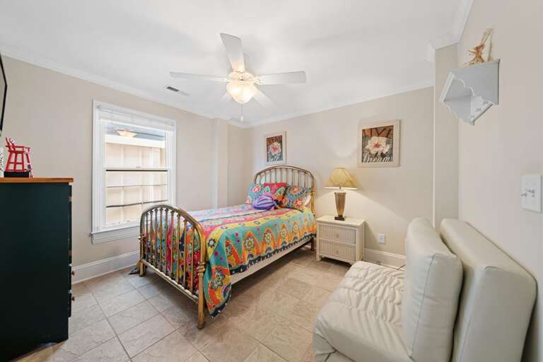 GROUND FLOOR DOUBLE BED & SINGLE SLEEP CHAIR GROUND FLOOR DOUBLE BED & SINGLE SLEEP CHAIR