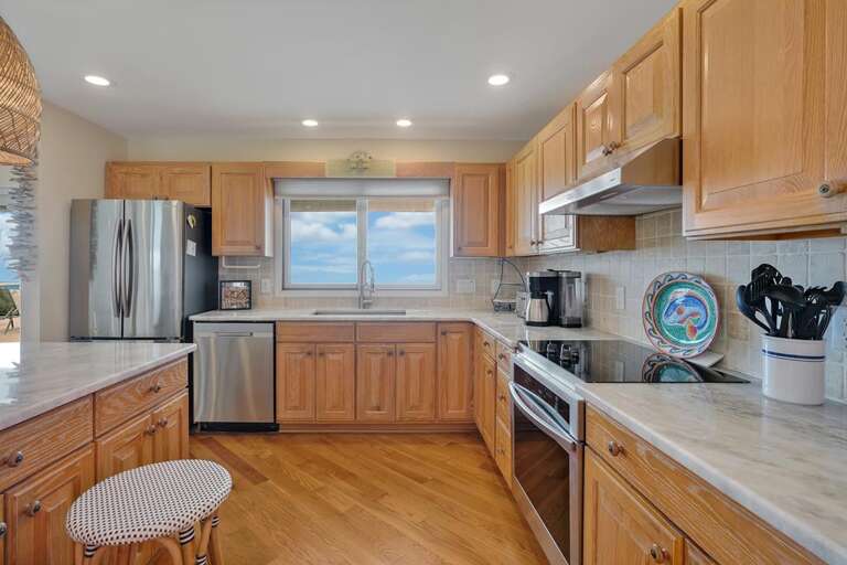 NEW COUNTERTOPS & APPLIANCES