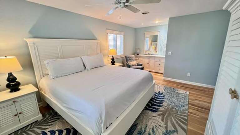 VIEW 2 WITH COMFORTABLE SITTING AREA