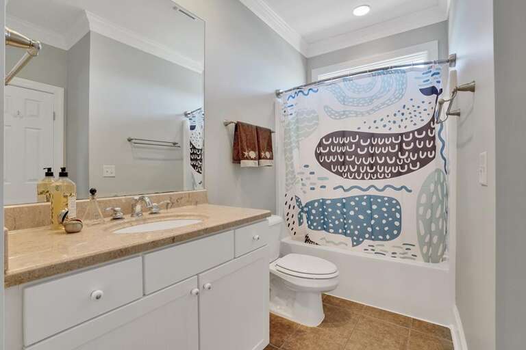 TOP FLOOR -BATH FOR QUEEN & BUNK BEDROOMS